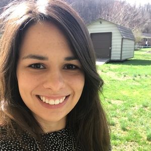 Meet your Posher, Laura